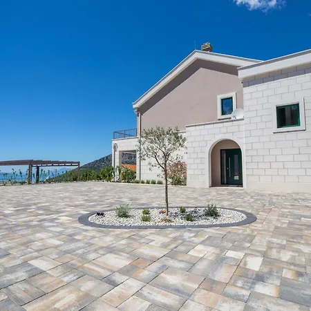 Filia Villa Tucepi
