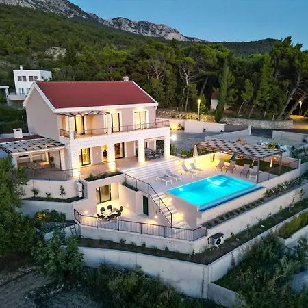 Filia Villa *